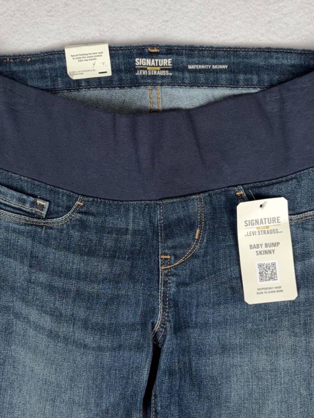 Levi Strauss Signature Gold Baby Bump Skinny Jeans Women’s XS Blue Maternity NWT - Picture 3 of 11